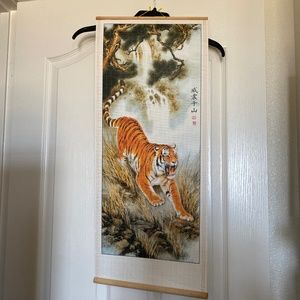 Tiger scroll